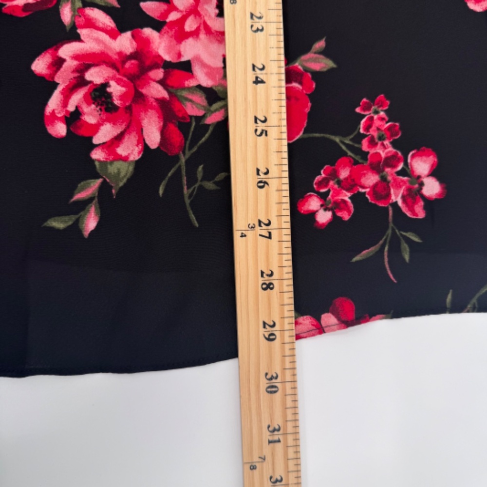 Lane Bryant Top Women 16 NEW Black Pink Floral V Neck Sheer Lightweight Peasant - Picture 12 of 12